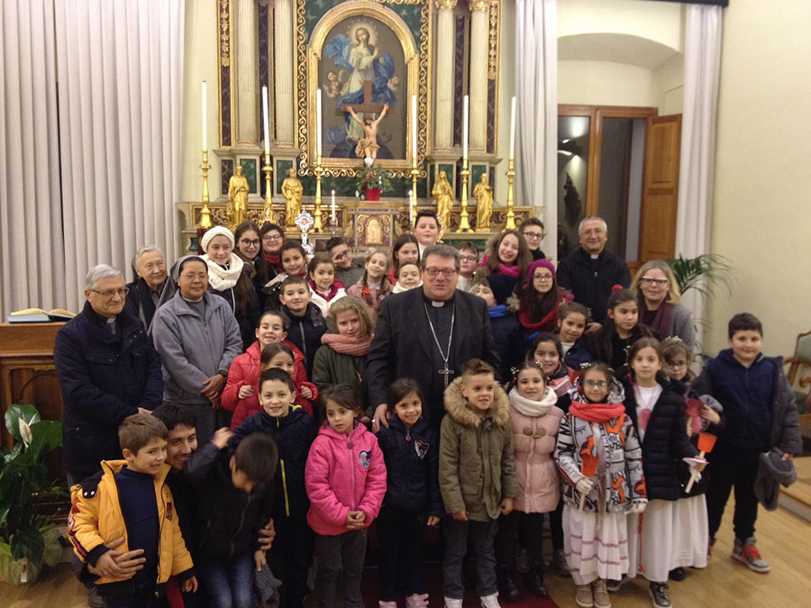 Gli auguri di Natale dei bambini di Trivento al Vescovo Claudio ...